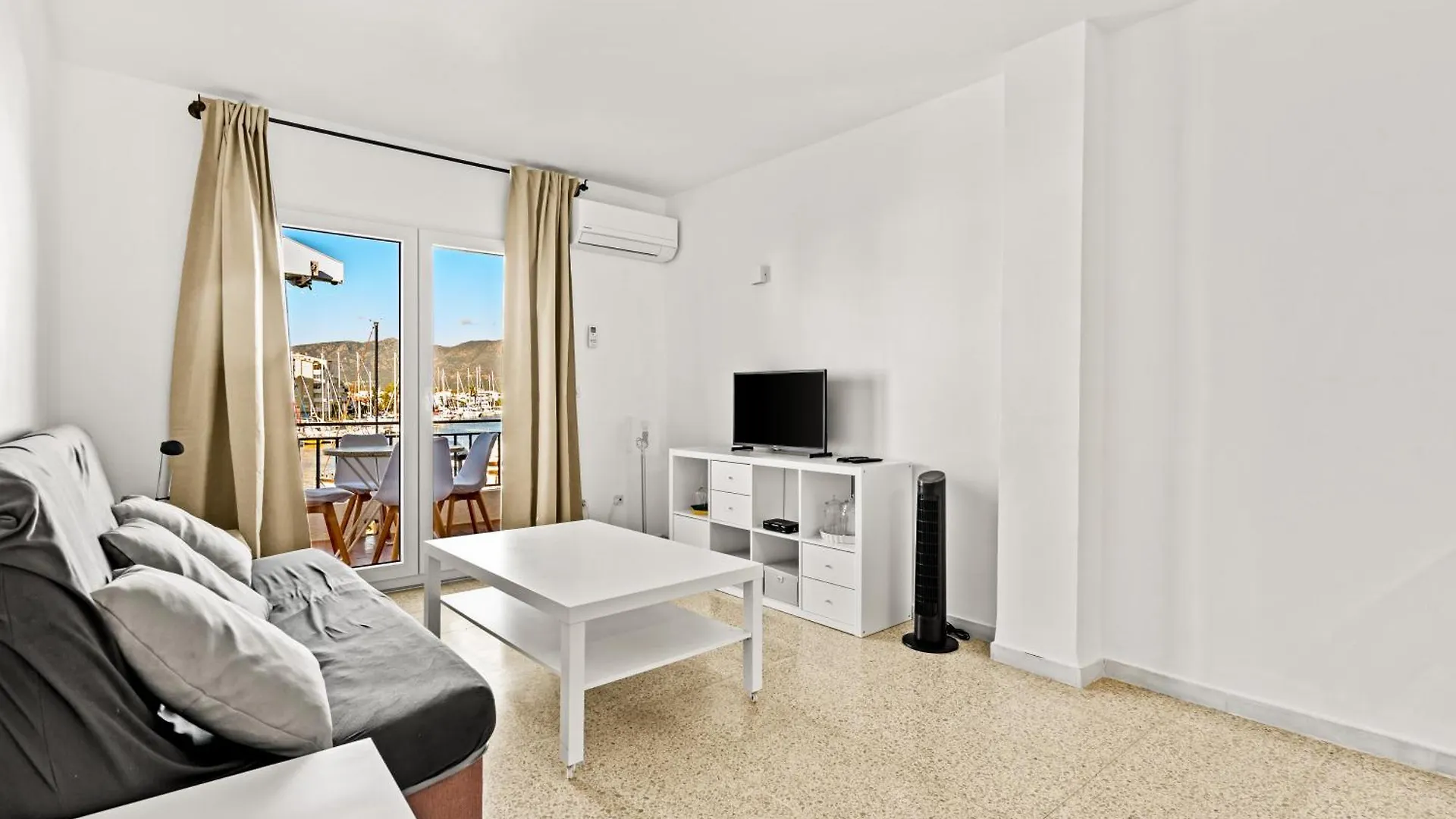 Apartamento Welcs Emp 009 En El Puerto Con Terraza Grande Empuriabrava Spain
